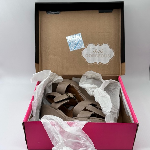 Charlotte Russe KELSEY-28X Women’s Wedge Sandals size 6 - Picture 10 of 10